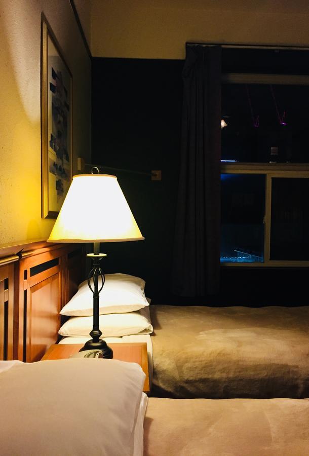 Hotel Ambassador Vancouver Eksteriør bilde